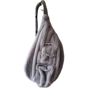 Kavu Plush Sherpa Sling Bag in Gray with Black Rope Strap